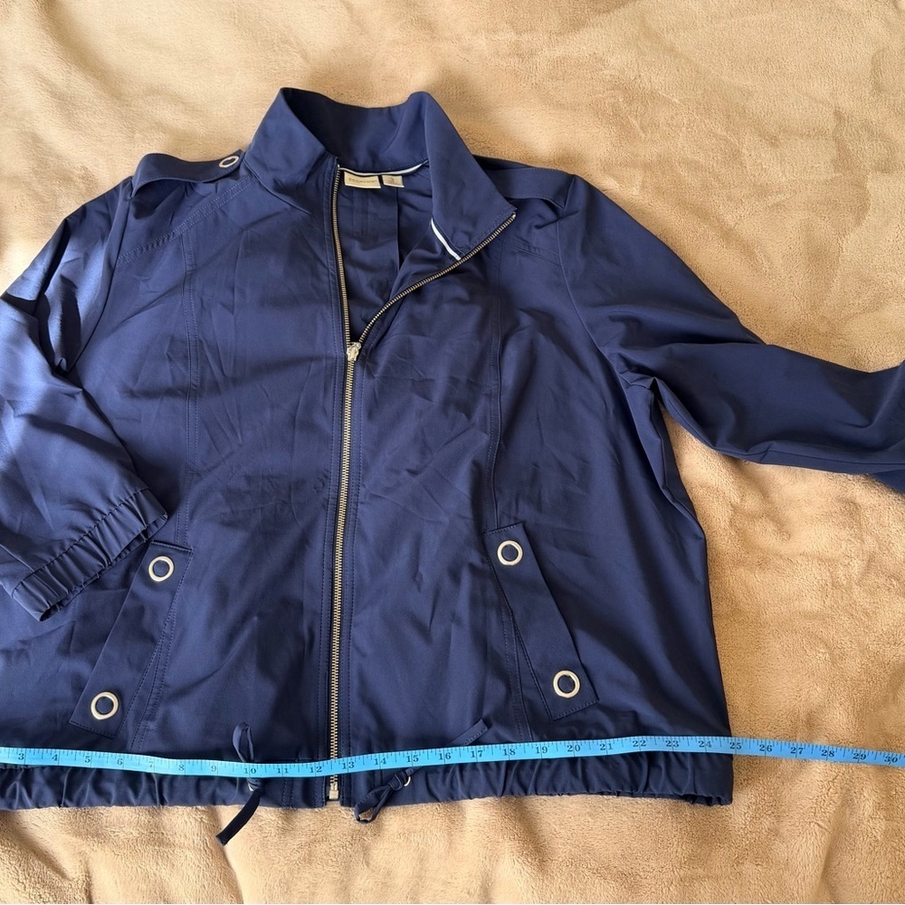 Elegant Navy Zip-Up Utility Jacket